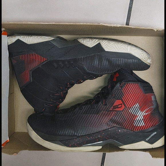Underarmour Curry 2.5 "Black/Red"